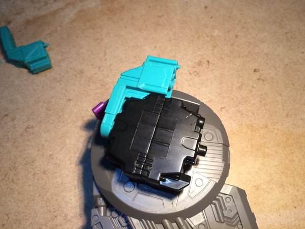 Titans Return Trypticon Hip Joint Modification Guide   Don't Break Tryp's Hips 27 (27 of 28)